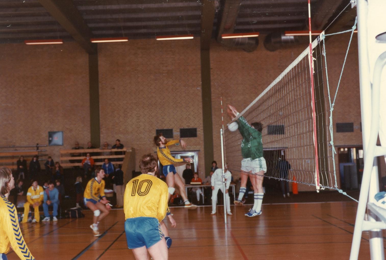 Scan11552 VOLLEY 01-04-1984